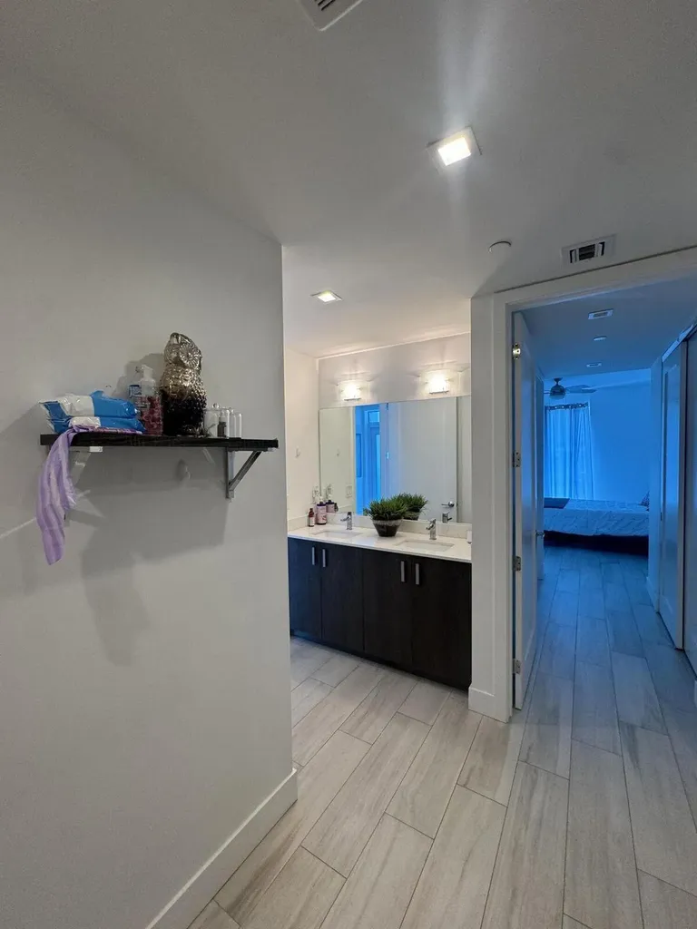 1 S Palmway Lake Worth Beach FL 33460