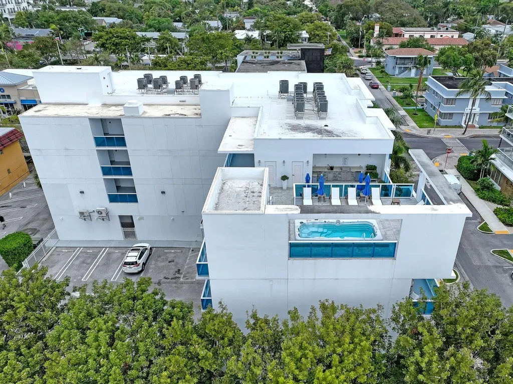 1 S Palmway Lake Worth Beach FL 33460