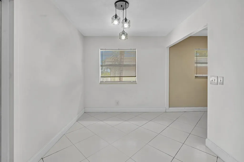 365 Flanders Delray Beach FL 33484