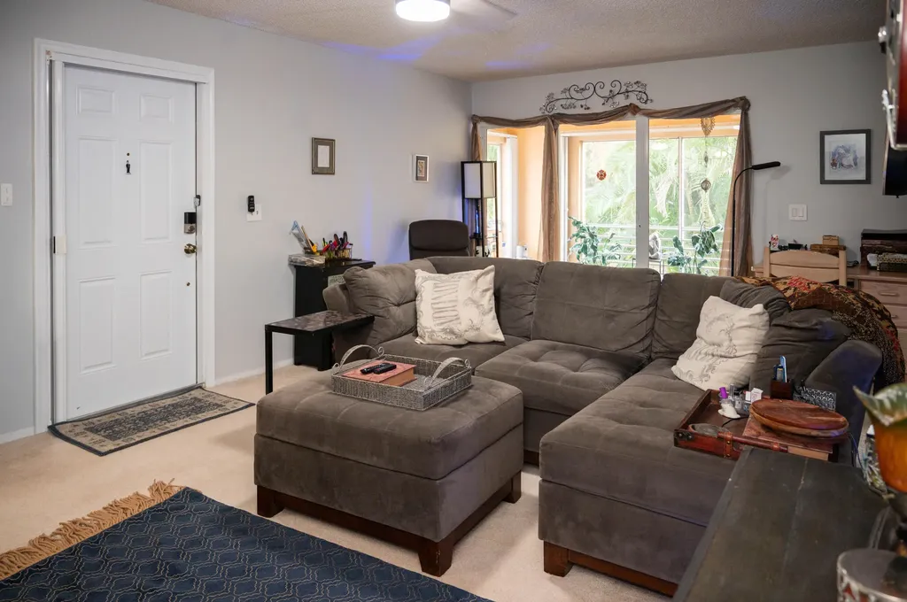 12416 Alternate A1a Palm Beach Gardens FL 33410