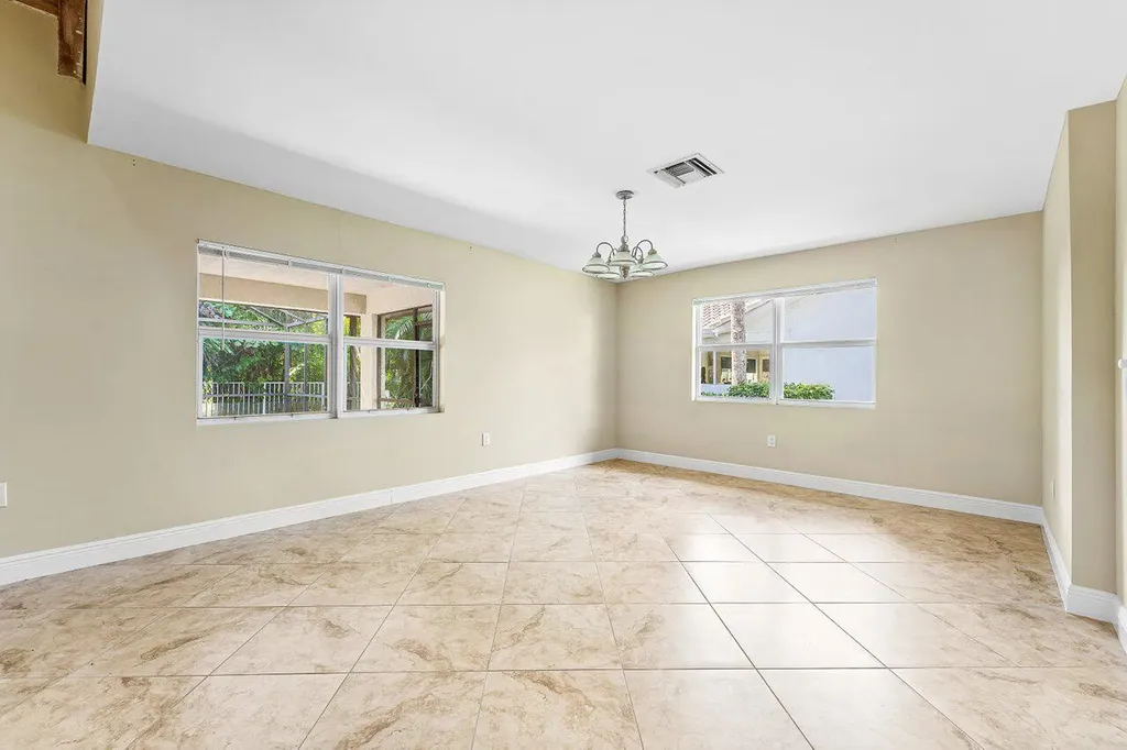 4572 White Cedar Lane Delray Beach FL 33445