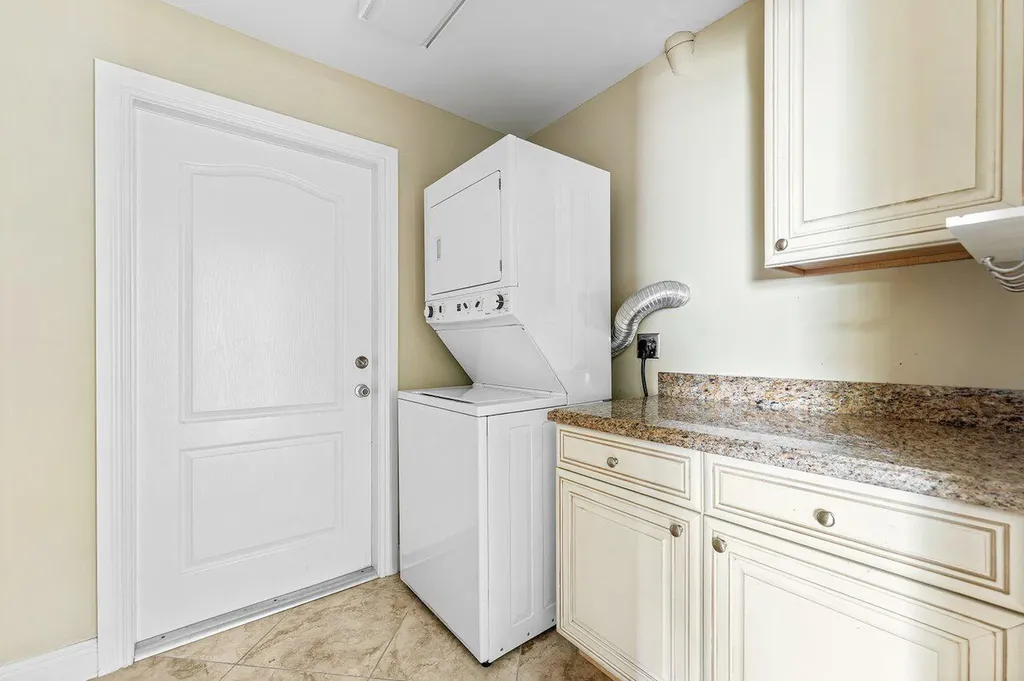 4572 White Cedar Lane Delray Beach FL 33445