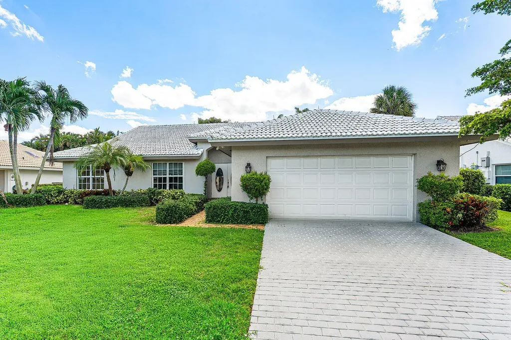 4572 White Cedar Lane Delray Beach FL 33445