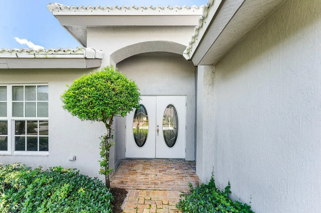 4572 White Cedar Lane Delray Beach FL 33445