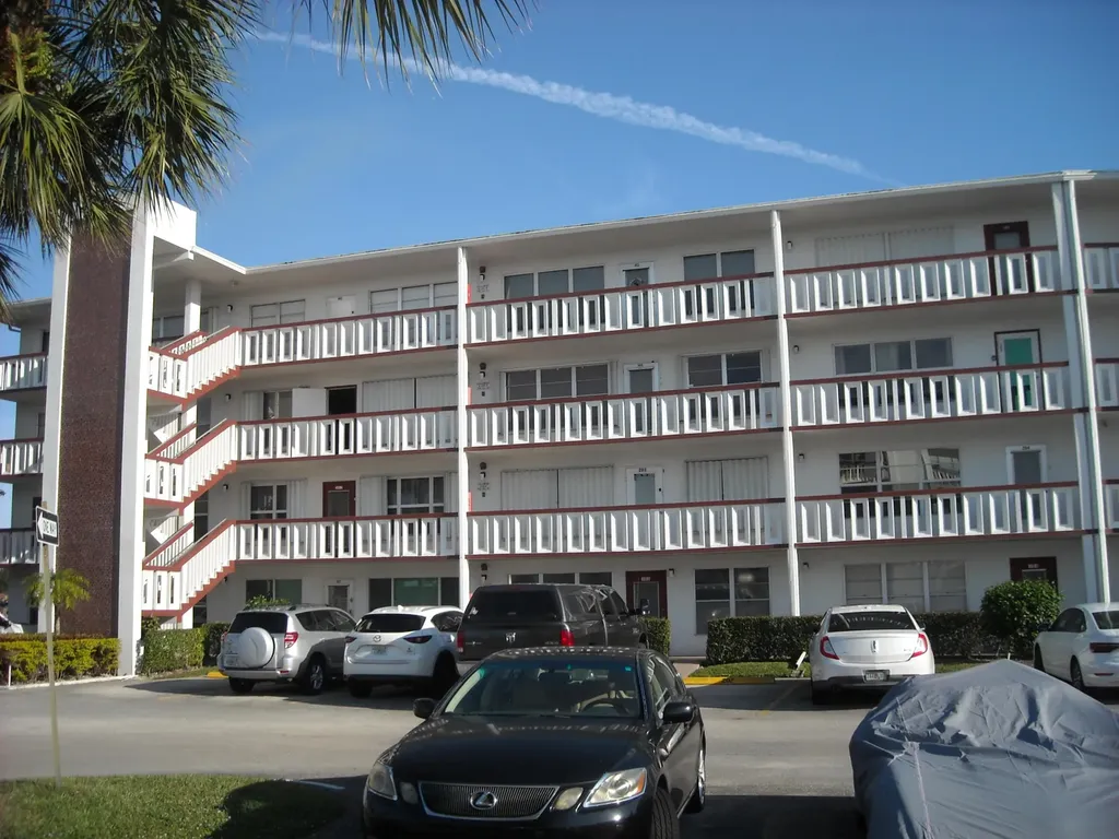 103 Greenbrier C West Palm Beach FL 33417