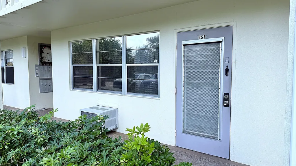 253 Newport P Deerfield Beach FL 33442