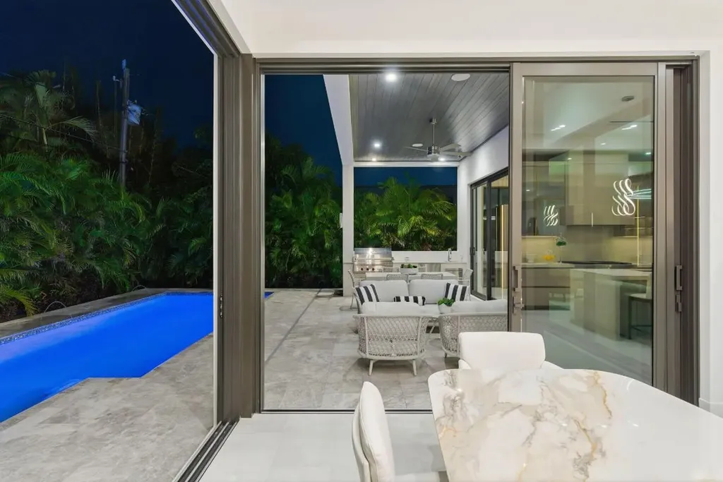 1050 NE 3rd Avenue Boca Raton FL 33432