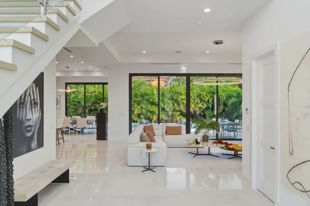 1050 NE 3rd Avenue Boca Raton FL 33432