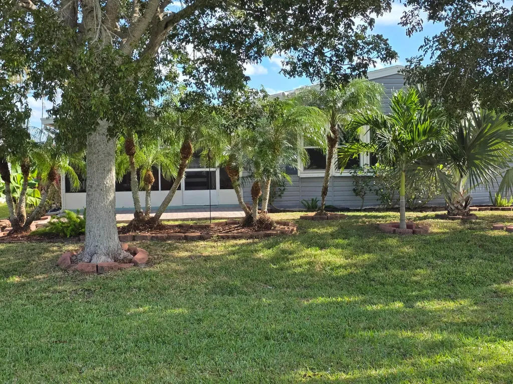 7933 Meadowlark Lane Port St Lucie FL 34952