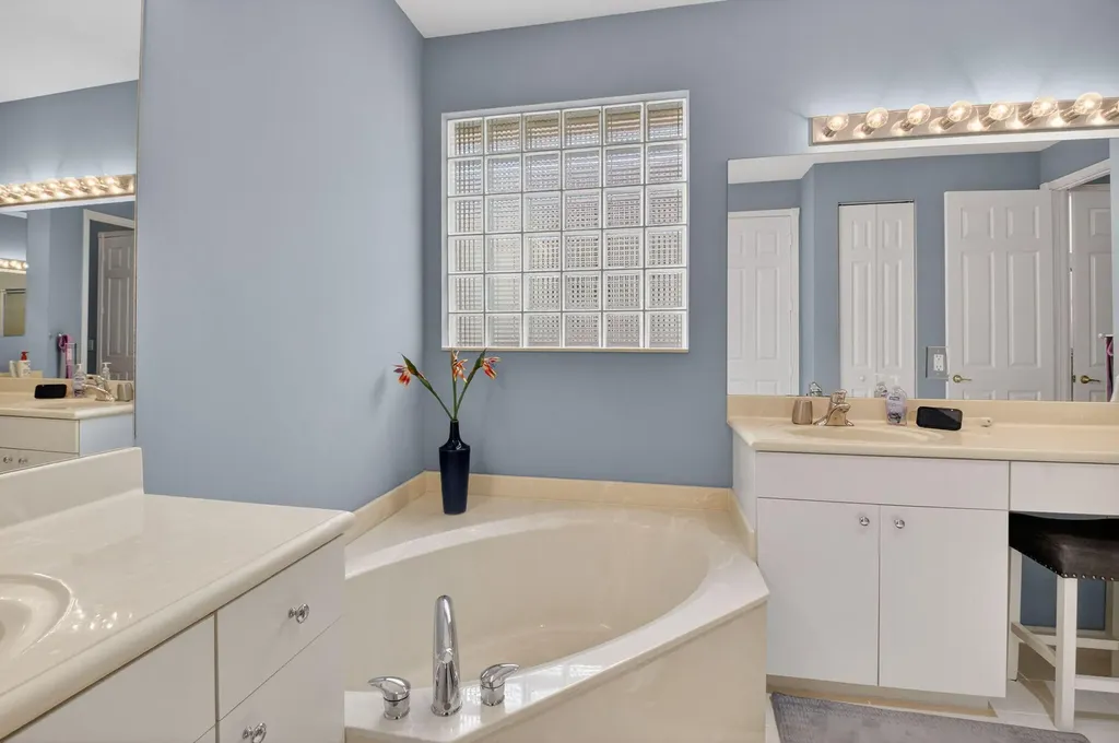 9822 Isles Cay Drive Delray Beach FL 33446