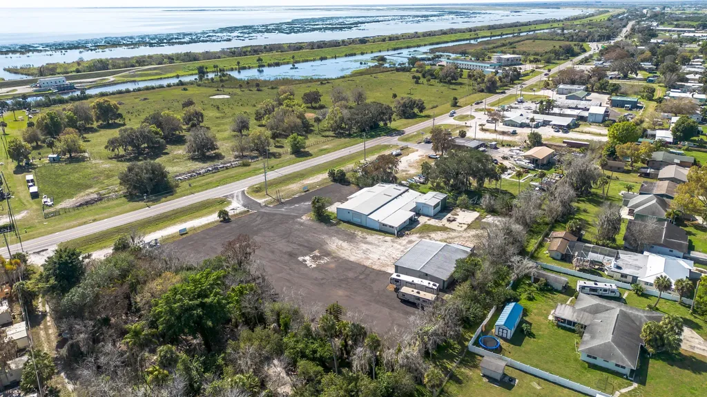 2625 Us 441 Okeechobee FL 34974
