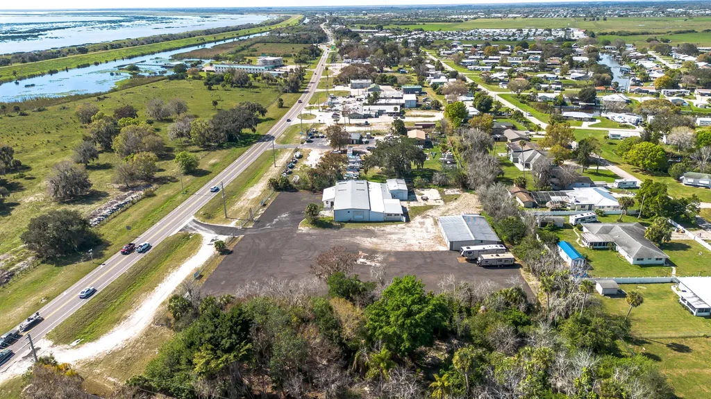 2625 Us 441 Okeechobee FL 34974