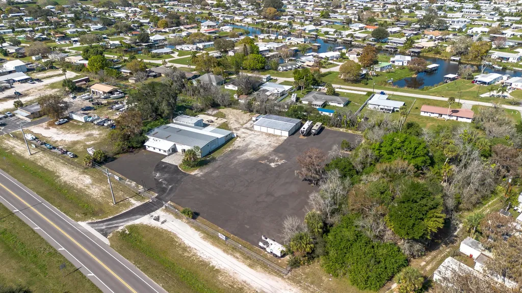 2625 Us 441 Okeechobee FL 34974