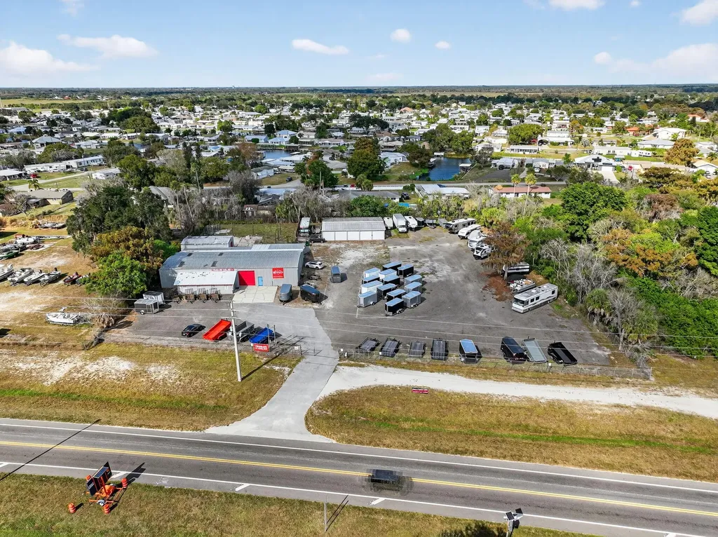 2625 Us 441 Okeechobee FL 34974