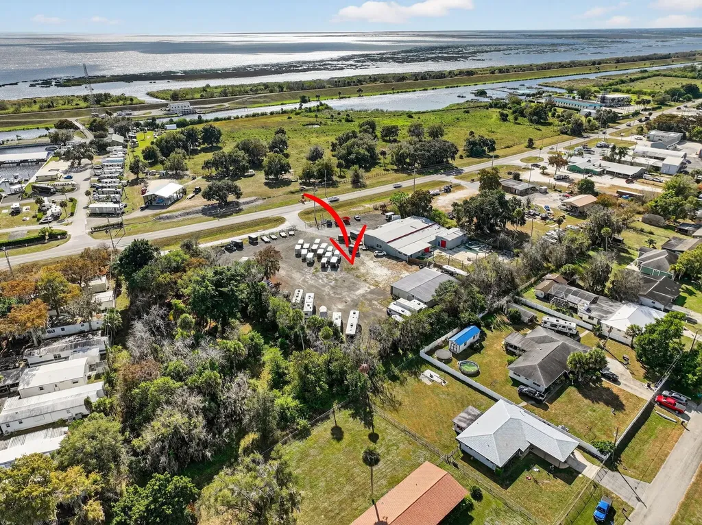 2625 Us 441 Okeechobee FL 34974