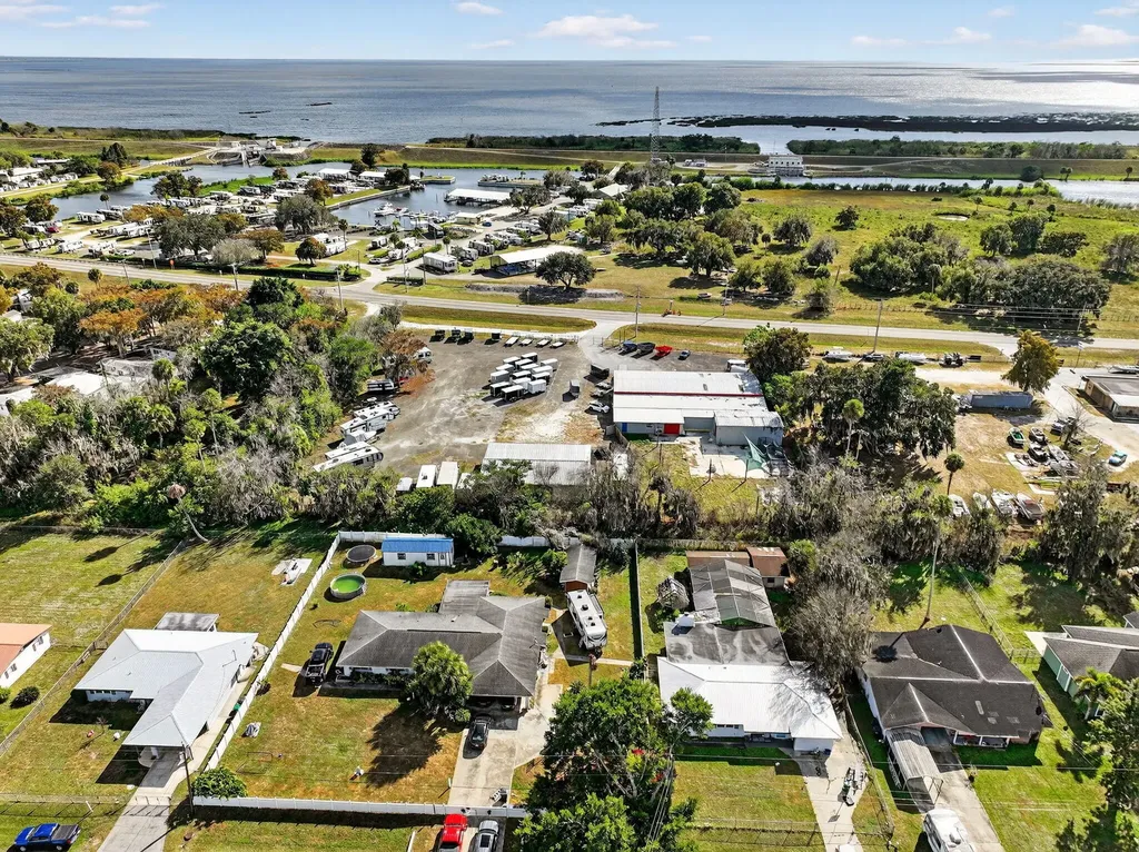 2625 Us 441 Okeechobee FL 34974