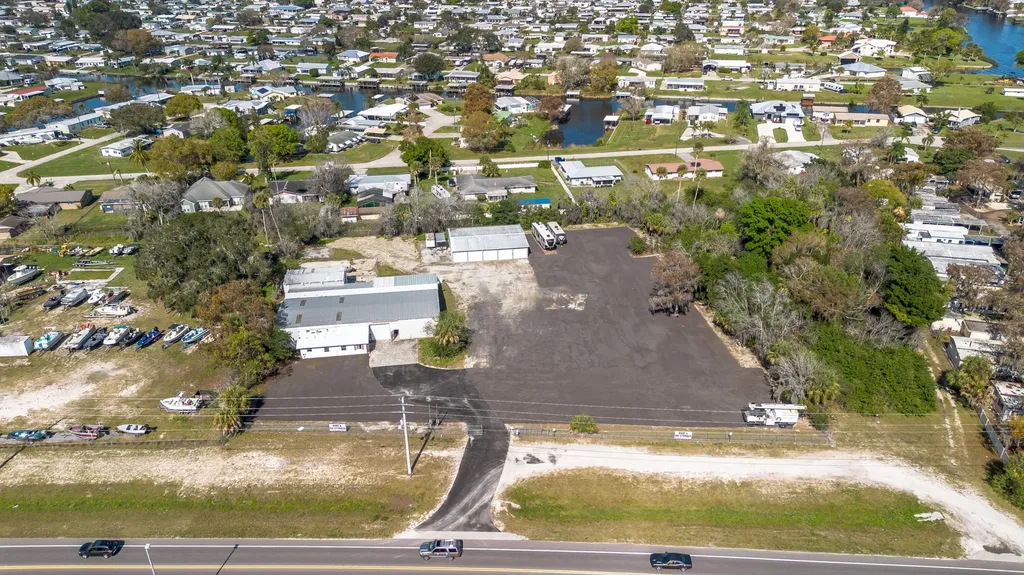 2625 Us 441 Okeechobee FL 34974