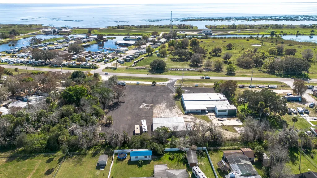 2625 Us 441 Okeechobee FL 34974