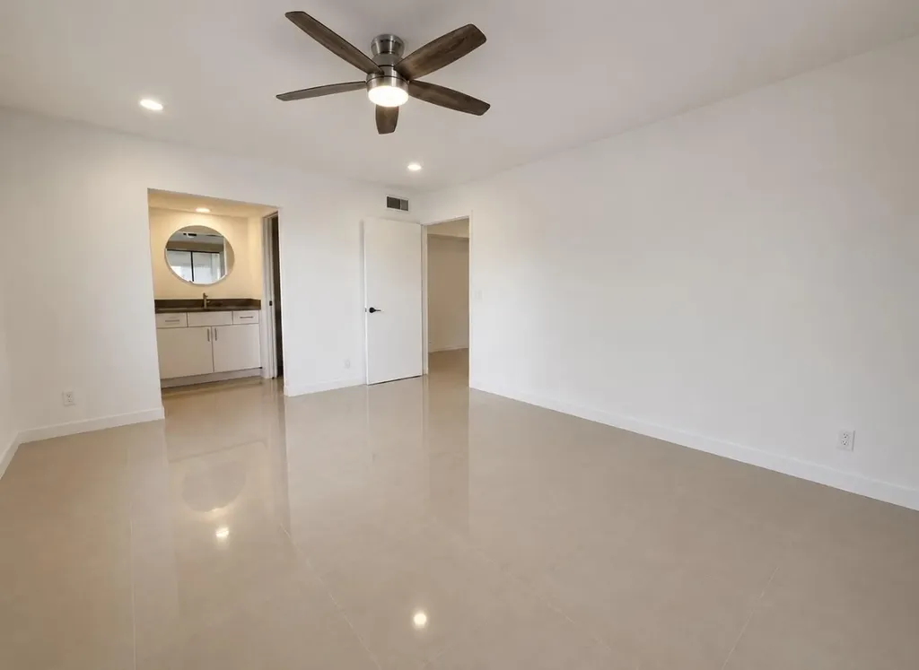 514 Piedmont K Delray Beach FL 33446