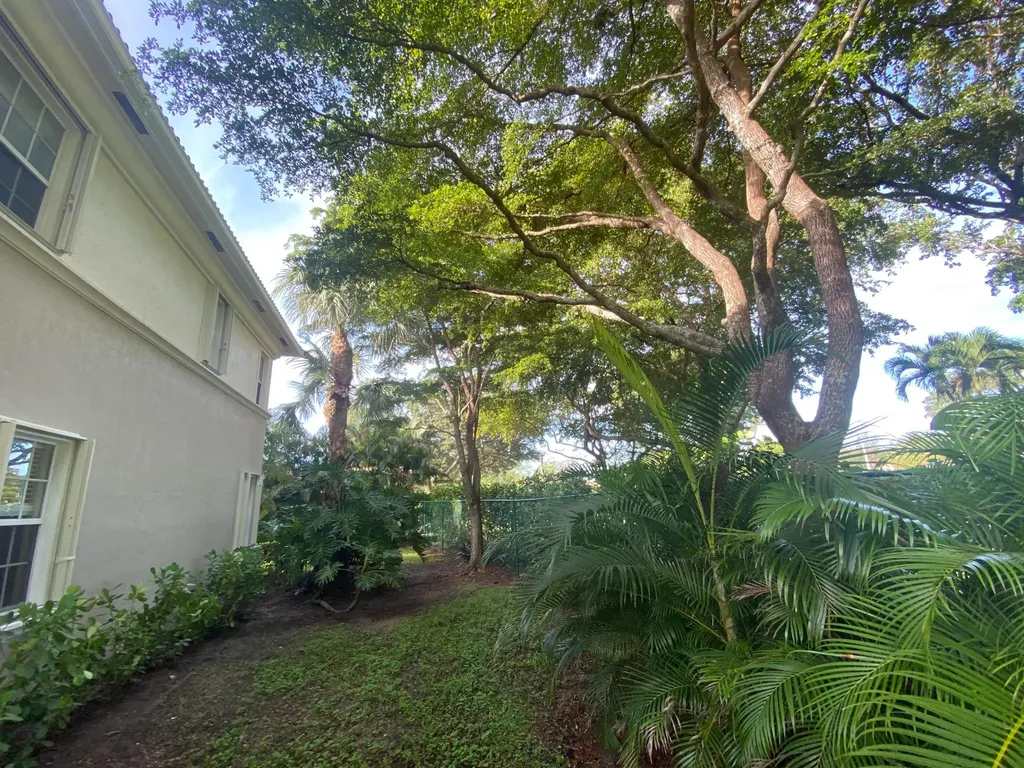 4456 Regal Court Delray Beach FL 33445