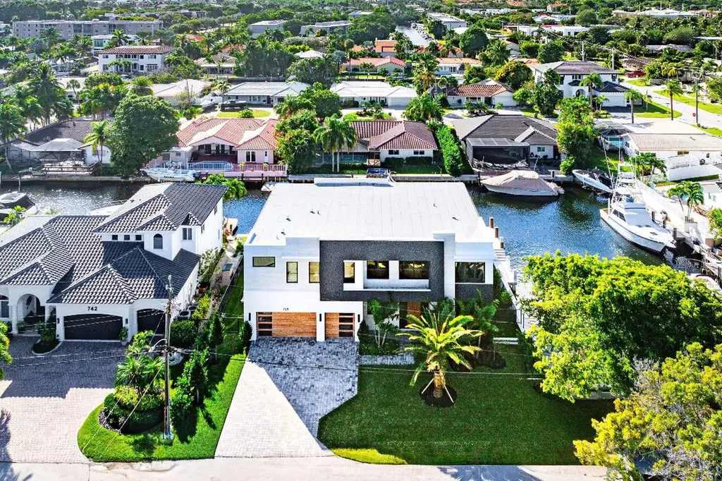 728 Enfield Street Boca Raton FL 33487
