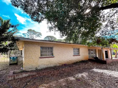 2510 Newport Drive Fort Pierce FL 34982
