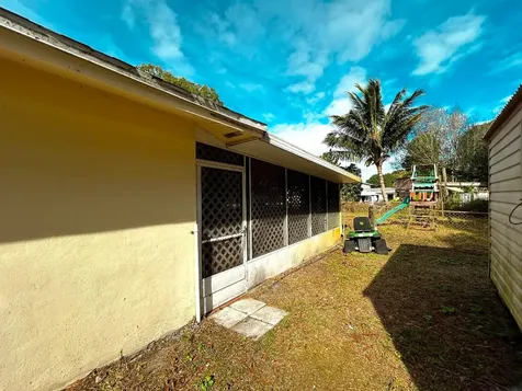 2510 Newport Drive Fort Pierce FL 34982