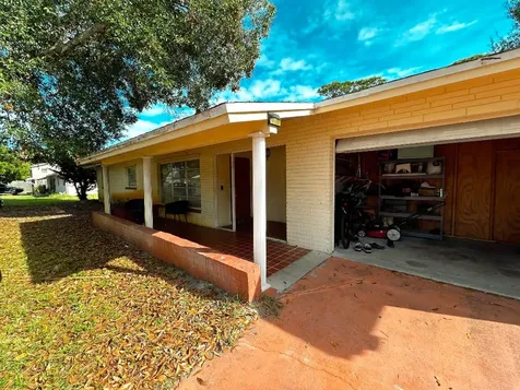 2510 Newport Drive Fort Pierce FL 34982