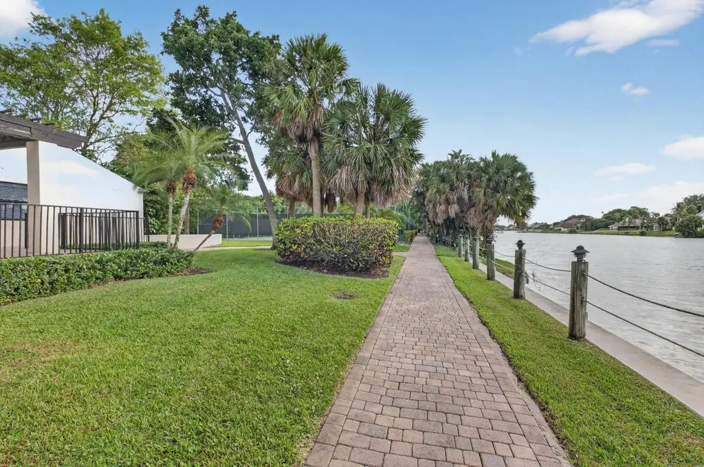 1940 SW 7th Place Boca Raton FL 33486