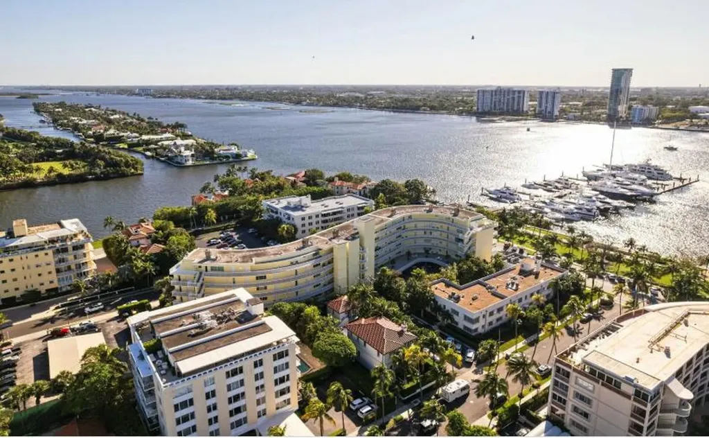 389 S Lake Drive Palm Beach FL 33480