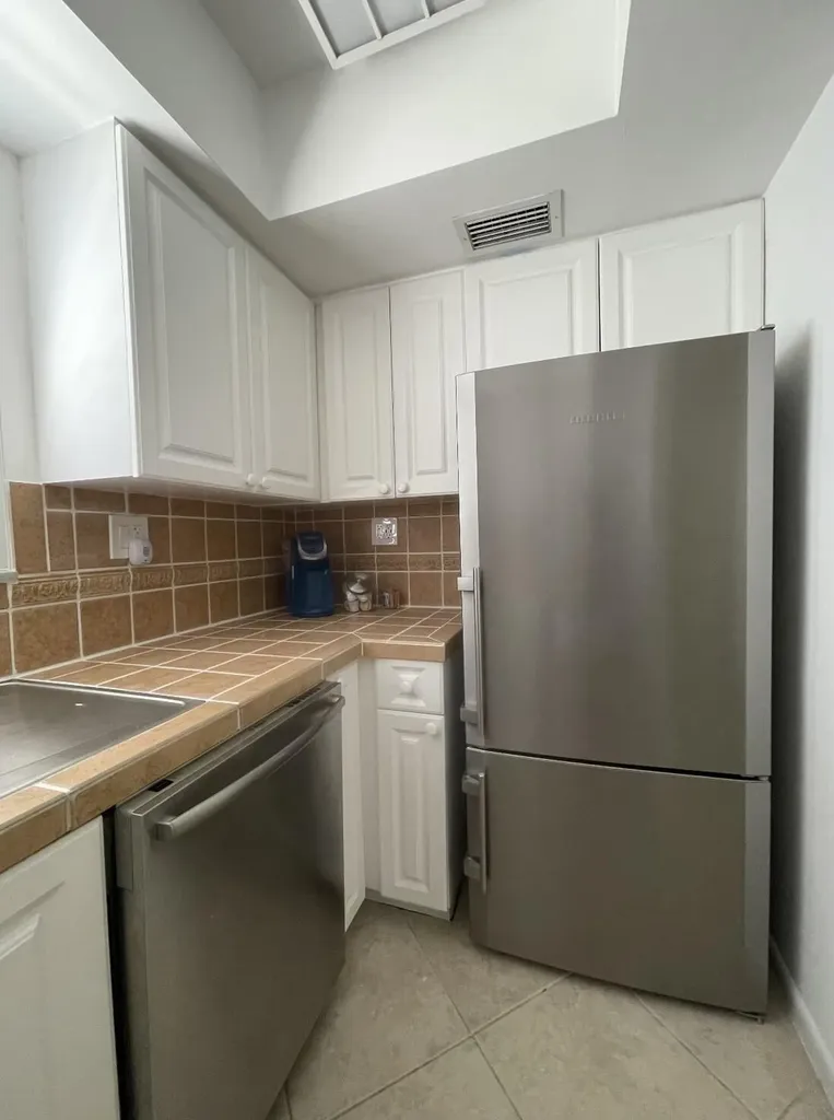 1202 Palm Trail Delray Beach FL 33483