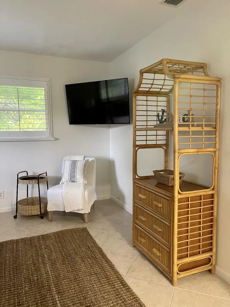 1202 Palm Trail Delray Beach FL 33483