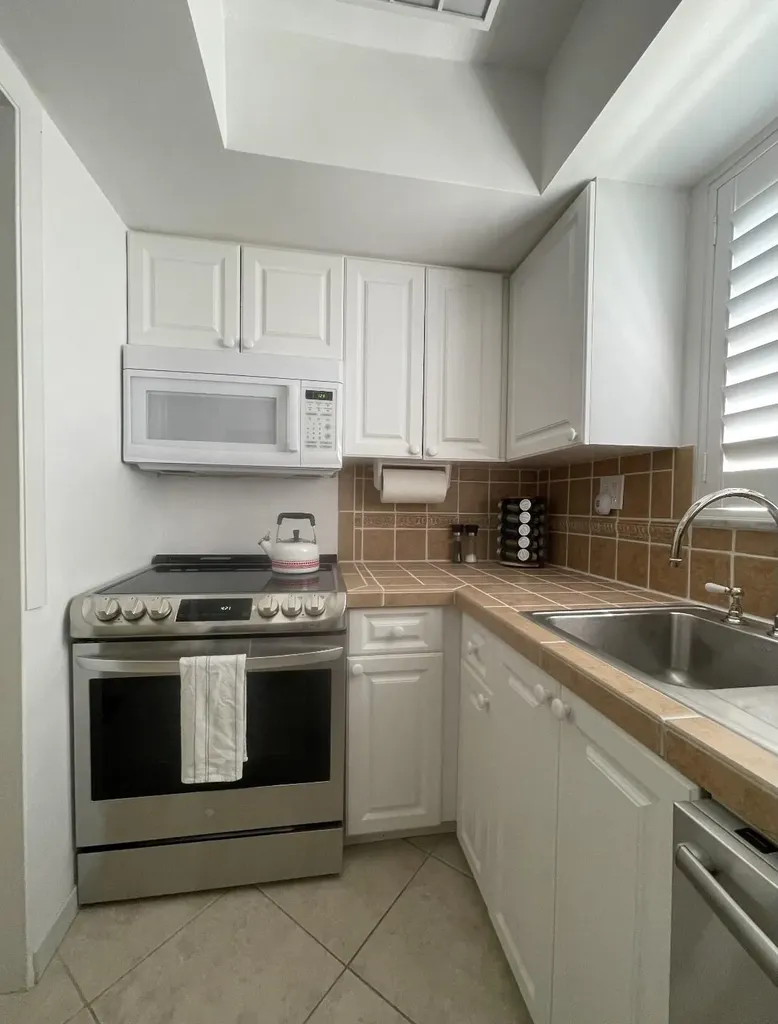 1202 Palm Trail Delray Beach FL 33483