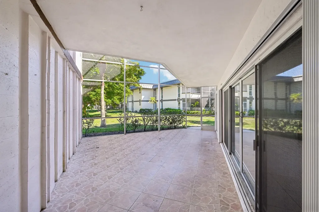 7 N Greenway Village N Royal Palm Beach FL 33411