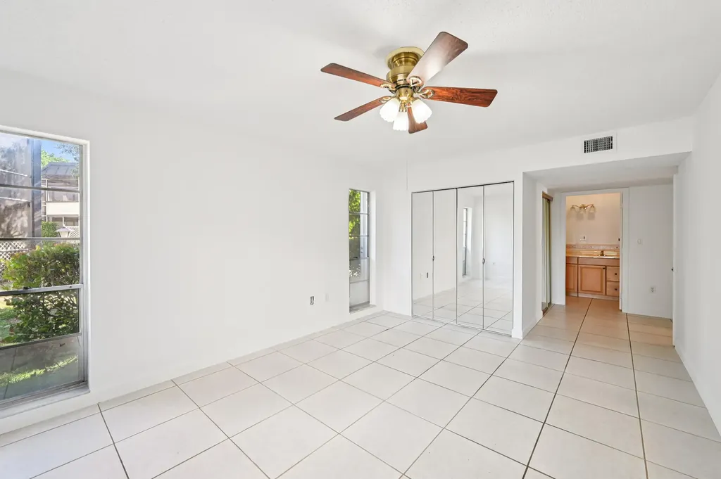 7 N Greenway Village N Royal Palm Beach FL 33411