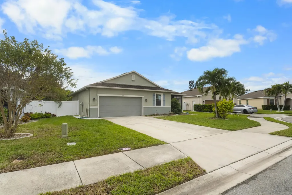 110 65th Avenue E Bradenton FL 34203