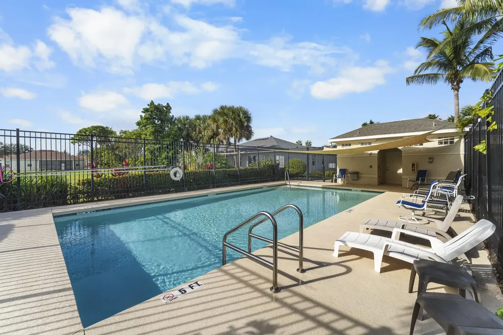 110 65th Avenue E Bradenton FL 34203