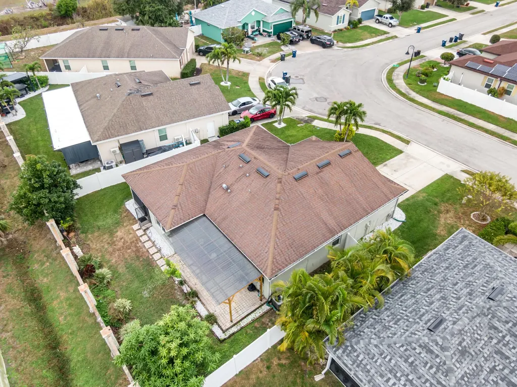 110 65th Avenue E Bradenton FL 34203