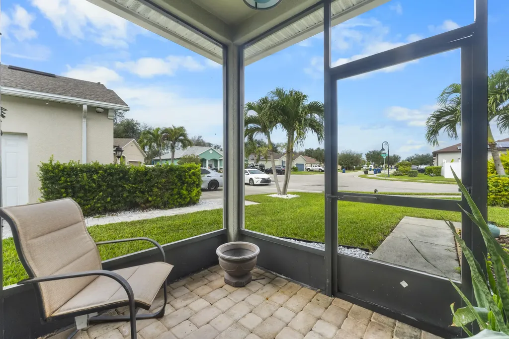 110 65th Avenue E Bradenton FL 34203