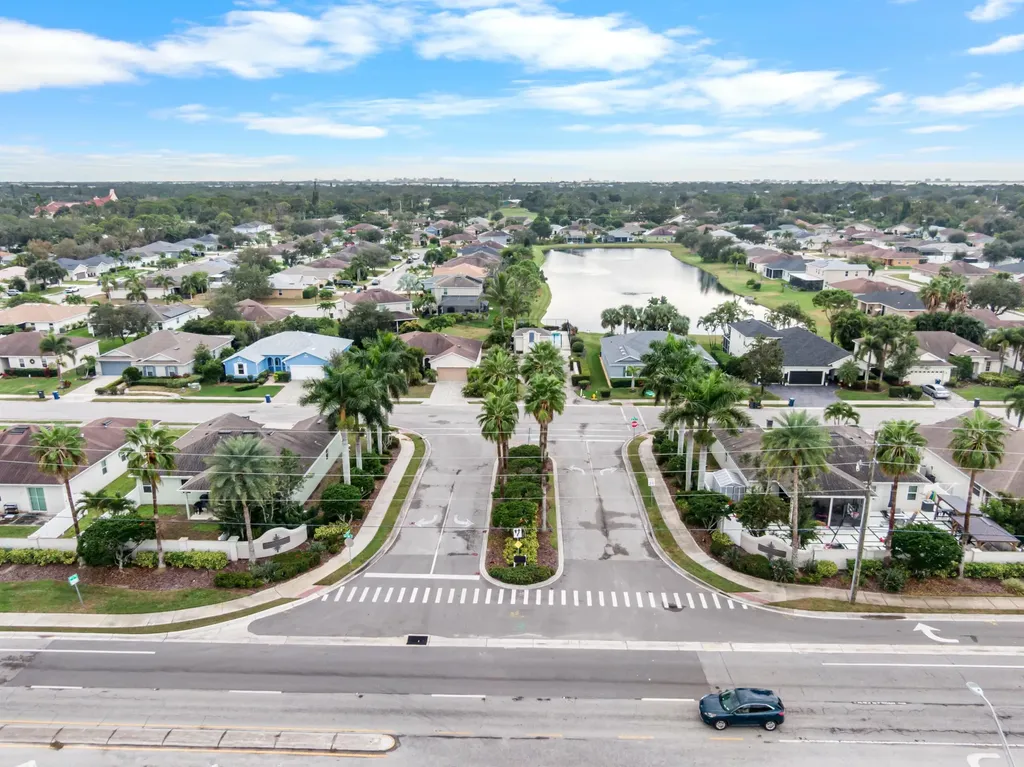 110 65th Avenue E Bradenton FL 34203