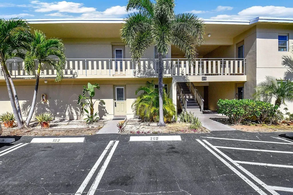 315 Circle Drive S Boynton Beach FL 33435