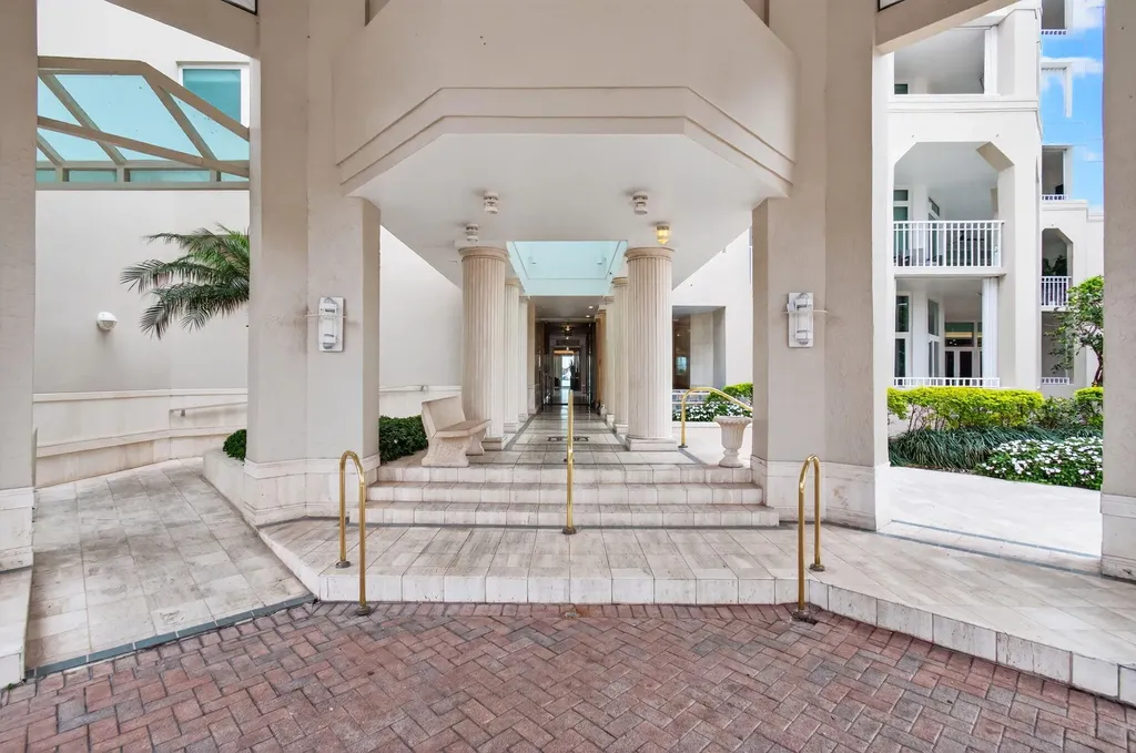 300 SE 5th Avenue Boca Raton FL 33432