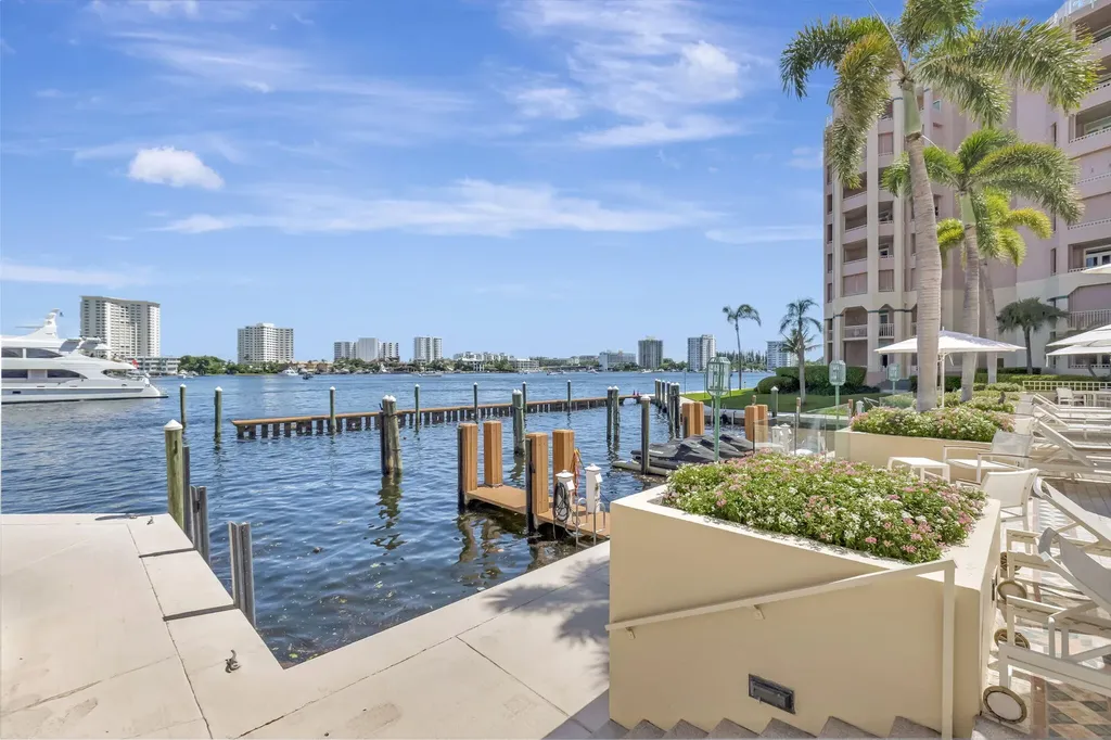 300 SE 5th Avenue Boca Raton FL 33432