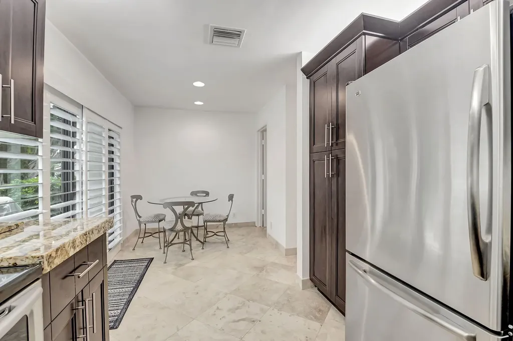 804 Foxpointe Circle Delray Beach FL 33445