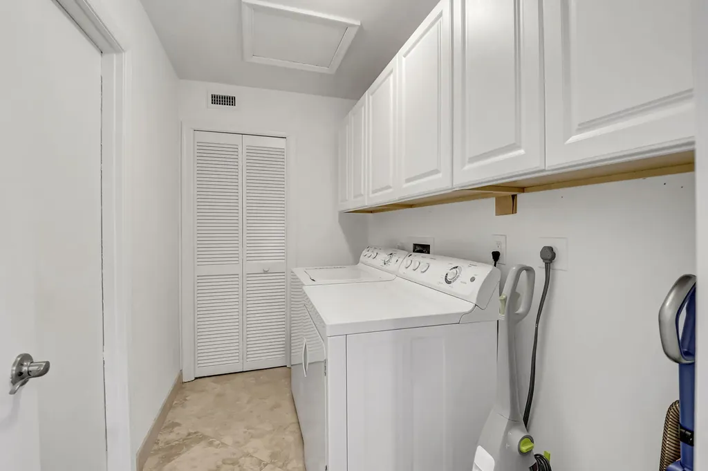 804 Foxpointe Circle Delray Beach FL 33445