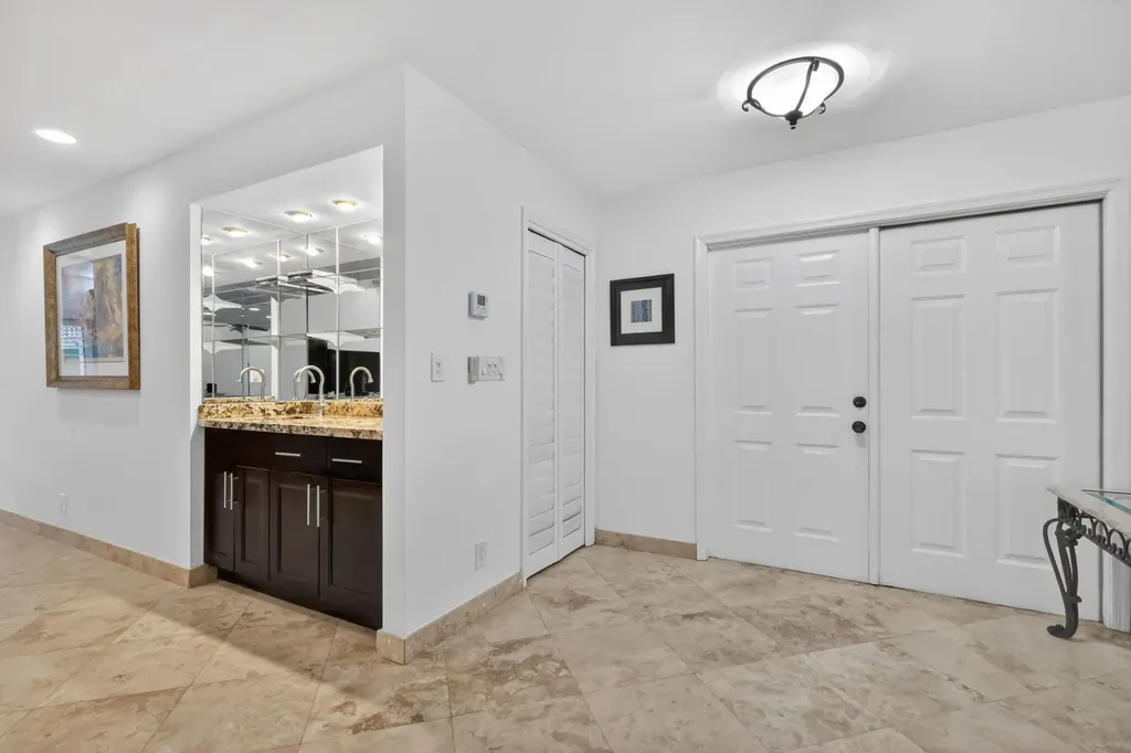804 Foxpointe Circle Delray Beach FL 33445