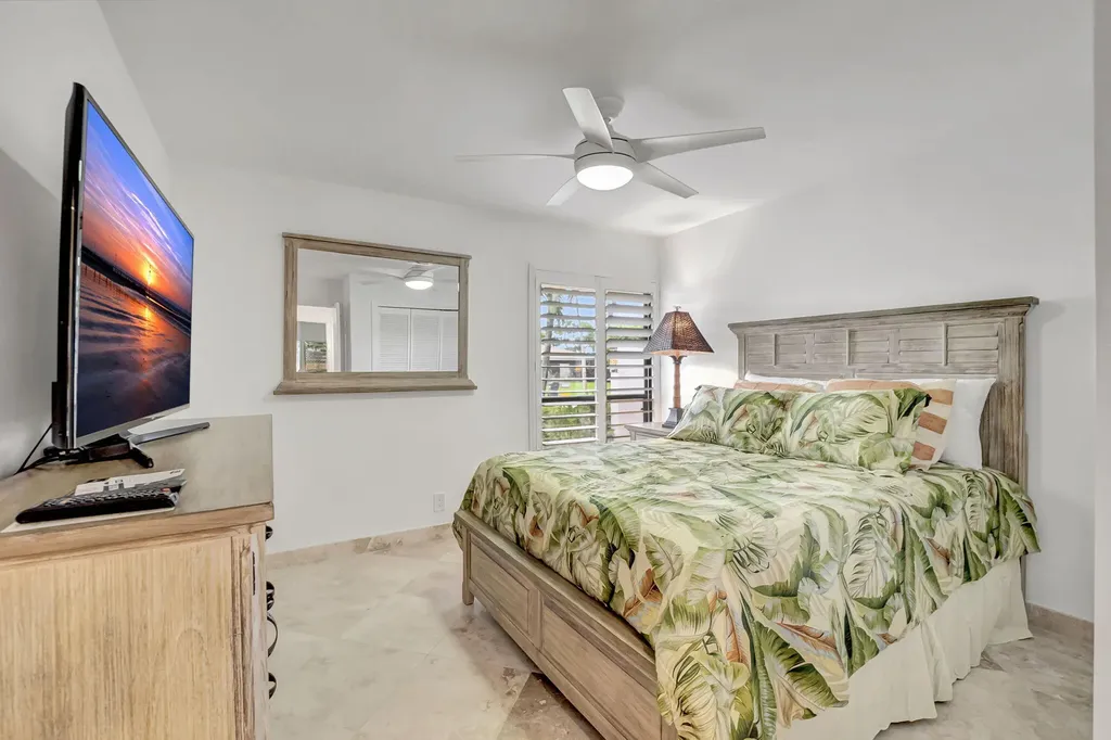 804 Foxpointe Circle Delray Beach FL 33445