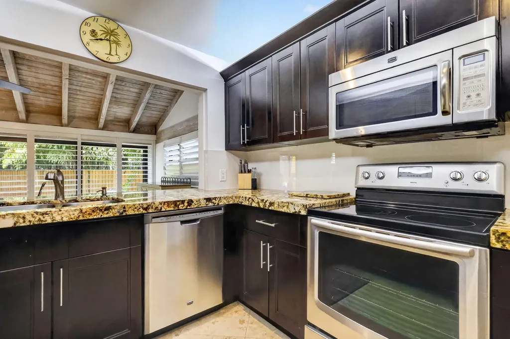 804 Foxpointe Circle Delray Beach FL 33445