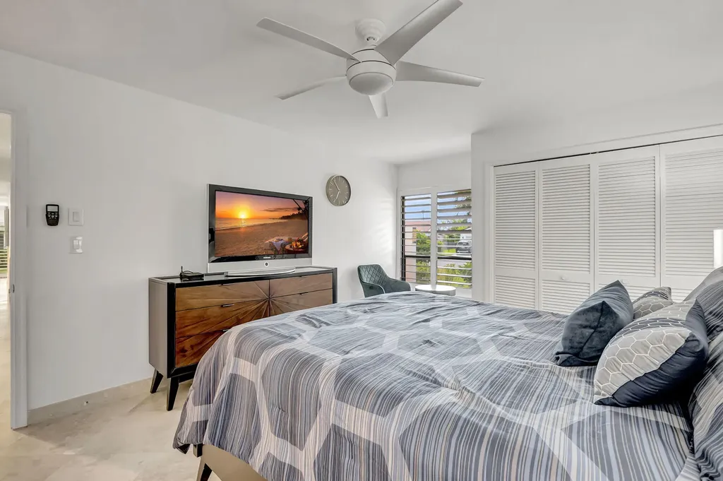 804 Foxpointe Circle Delray Beach FL 33445