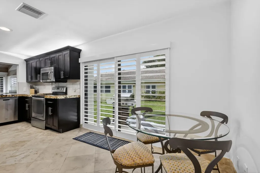 804 Foxpointe Circle Delray Beach FL 33445